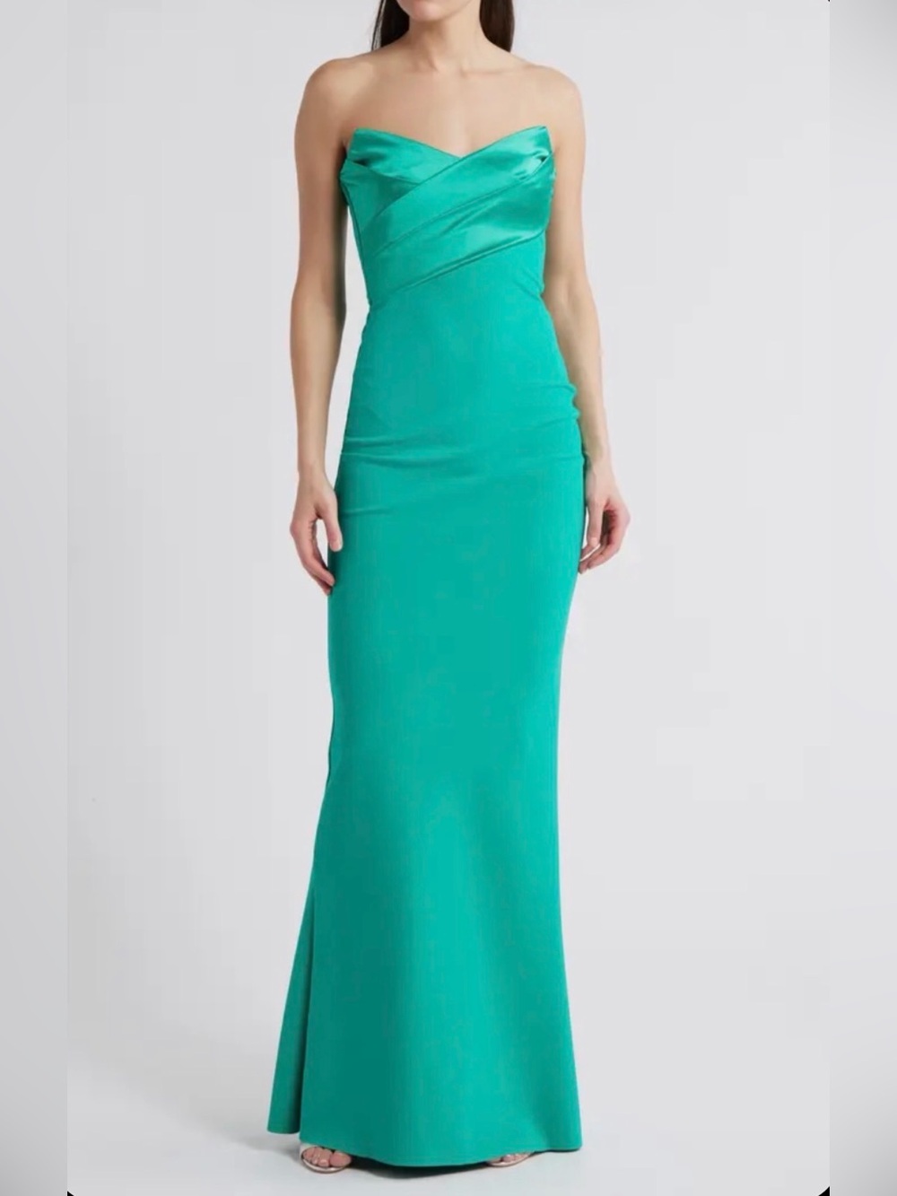 Chiara Boni Bairei Strapless Trumpet Gown in Emeraldo color Size 46